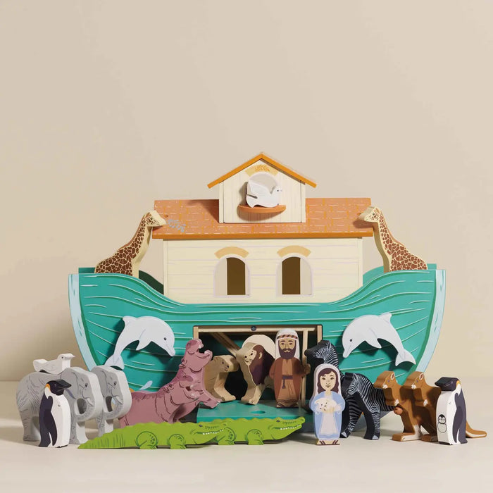 Noah’s Great Wooden Ark & Animals