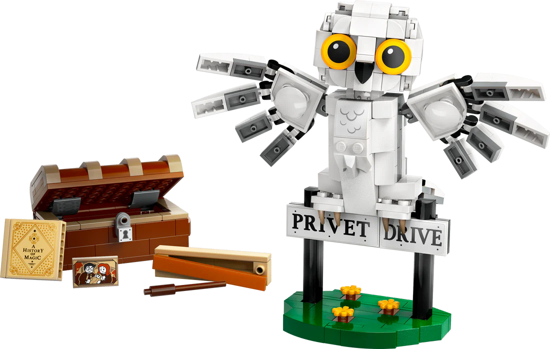 Hedwig at 4 Privet Drive LEGO Harry Potter Set